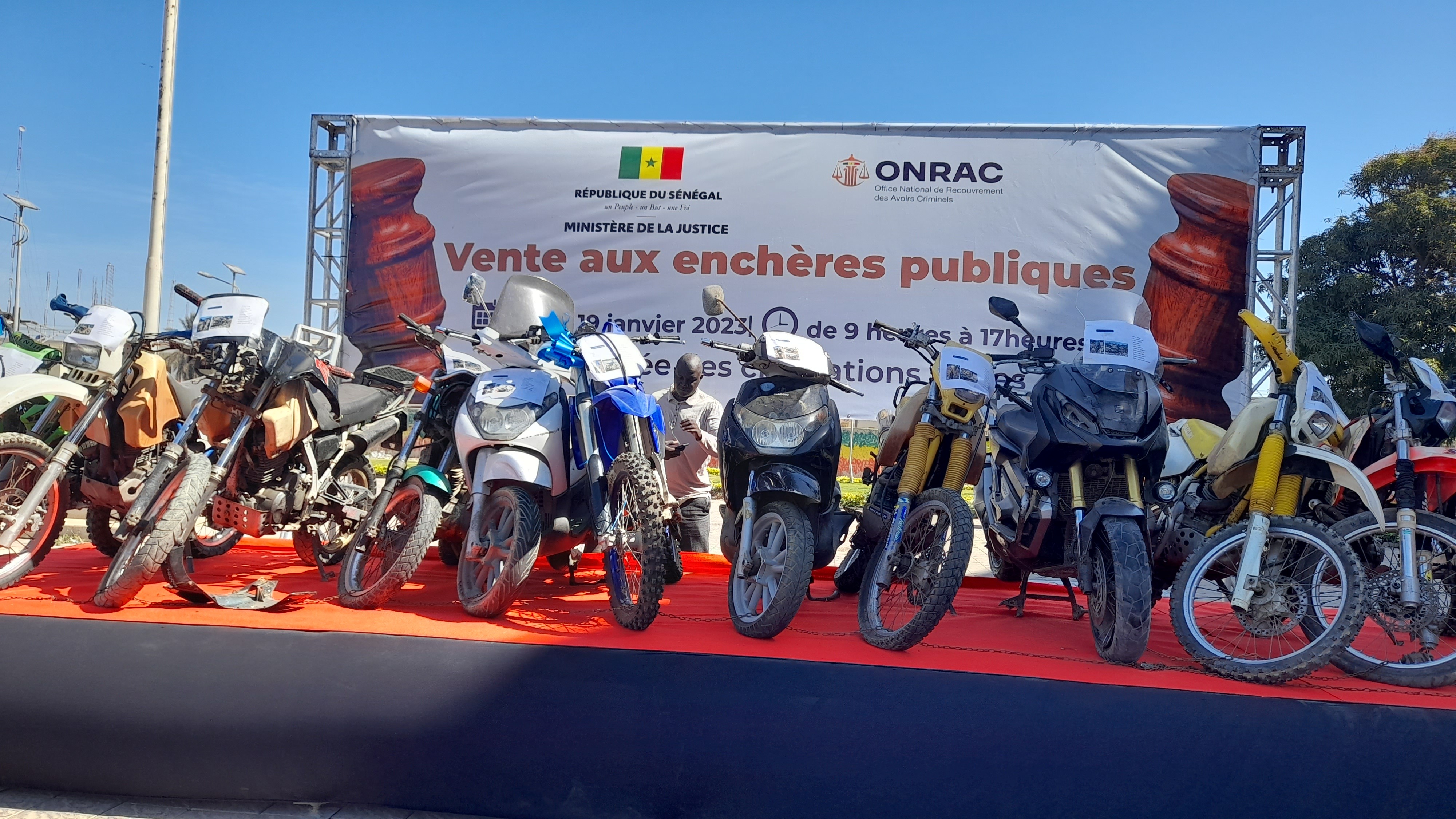Sénégal : première vente aux enchères des avoirs criminels