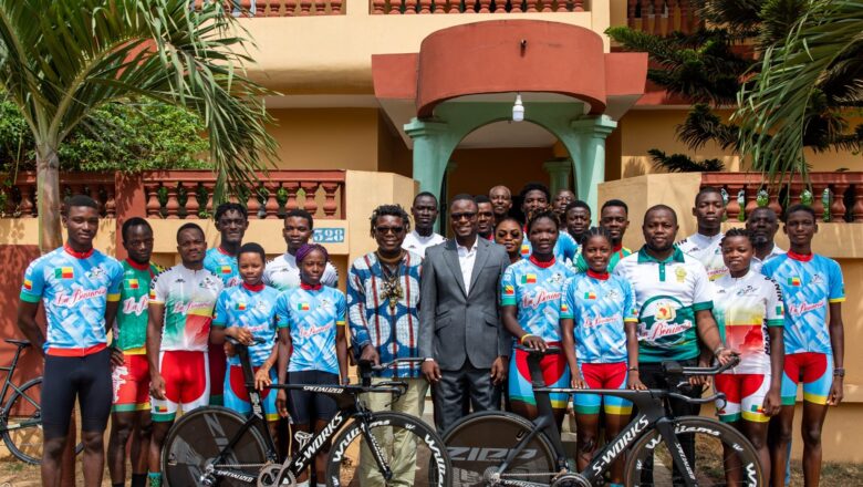 le Ministre des Sports, Benoît DATO, a effectué une visite de courtoisie et de soutien à la Fédération béninoise de cyclisme, ce jeudi 22 février.