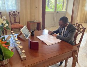 suite à l'attentat tragique survenu au Crocus City Hall, l'Ambassadeur de Russie à Cotonou a mis un livre de condoléances à la disposition du public les 24 et 25 mars dans sa résidence