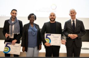 Le jury et le public ont décerné le Prix des Cinq Continents de la Francophonie à deux auteurs .Leurs œuvres ont captivé l'assemblée.