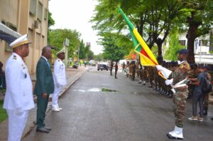 Nouveau chef d'État-major de la Marine nationale béninoise : le capitaine de vaisseau Dossa HOUNKPATIN prend les rênes.