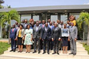 Le Président de l'UEMOA, Abdoulaye Diop, remet le mémorandum de la 9e édition de la revue annuelle des réformes de l'UEMOA au Président Talon