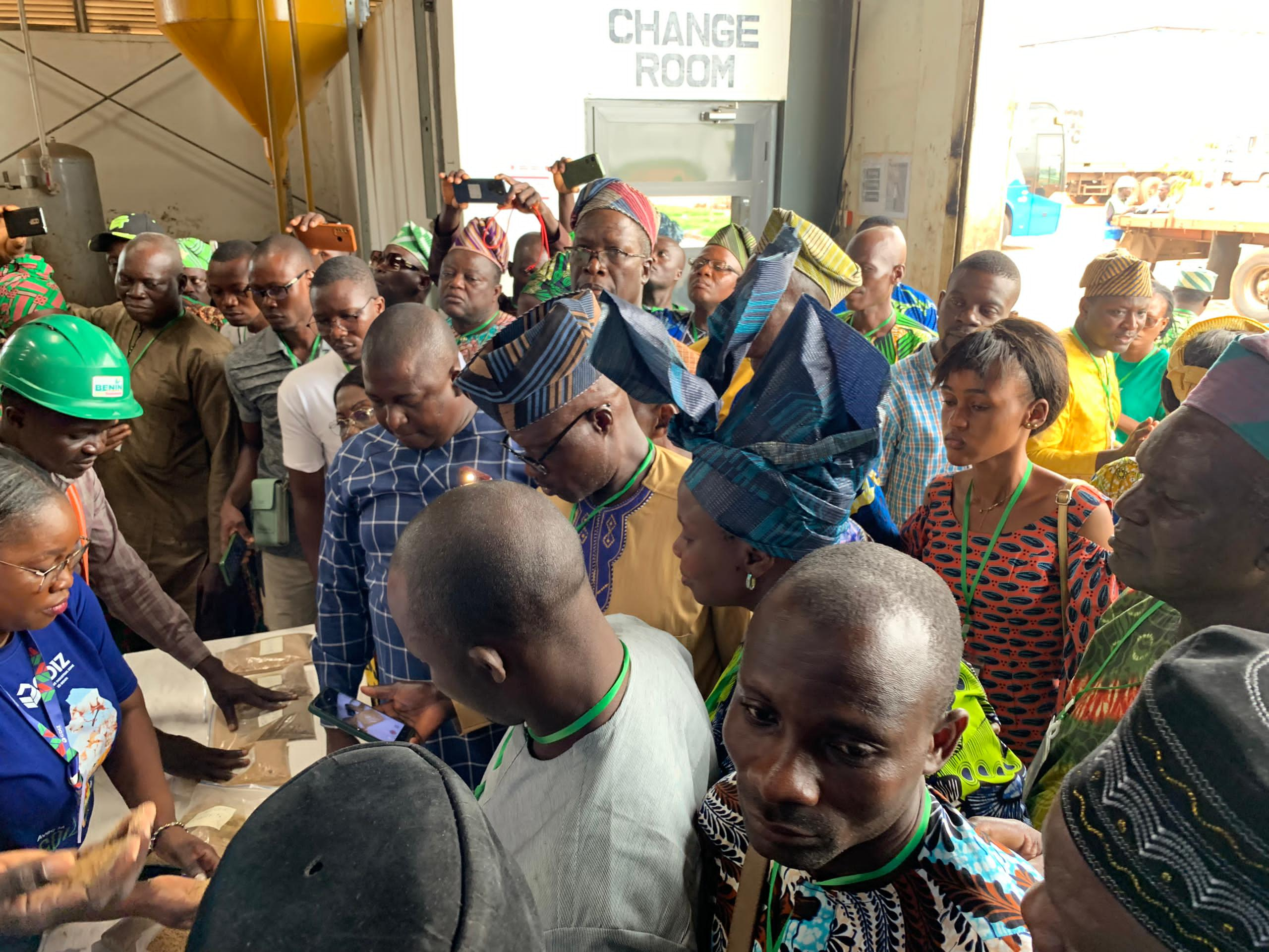 Les producteurs de soja, de cajou et de noix de palme des communes de Pobè et de Kétou ont visité la Zone industrielle de Glo-Djigbé (GDIZ).