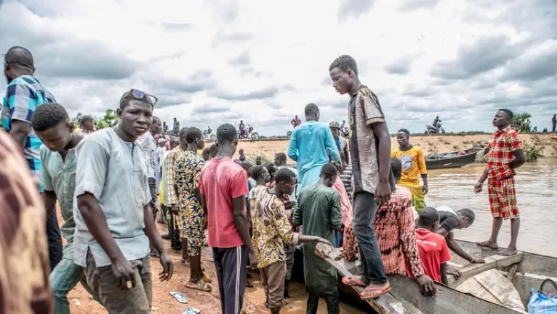 Des milliers de voyageurs sont bloqués à Malanville,au Bénin,après l'interdiction soudaine de la traversée du fleuve Niger