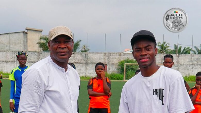 Simon Adingra, star montante du football ivoirien, a fait un don généreux d'équipements sportifs à son club formateur ABI SPORT FC au Bénin,