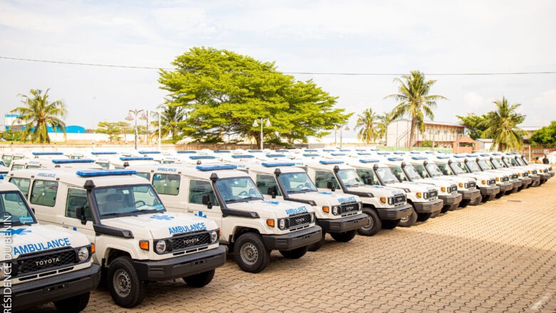 Le Bénin renforce son système de santé avec 144 ambulances flambant neuves pour une prise en charge plus efficace des urgences médicales.