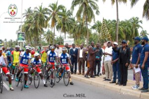 Le Tour cycliste du Togo, de retour après une pause, réunit 68 coureurs de 8 pays pour un parcours intense de 702 km à travers le pays.