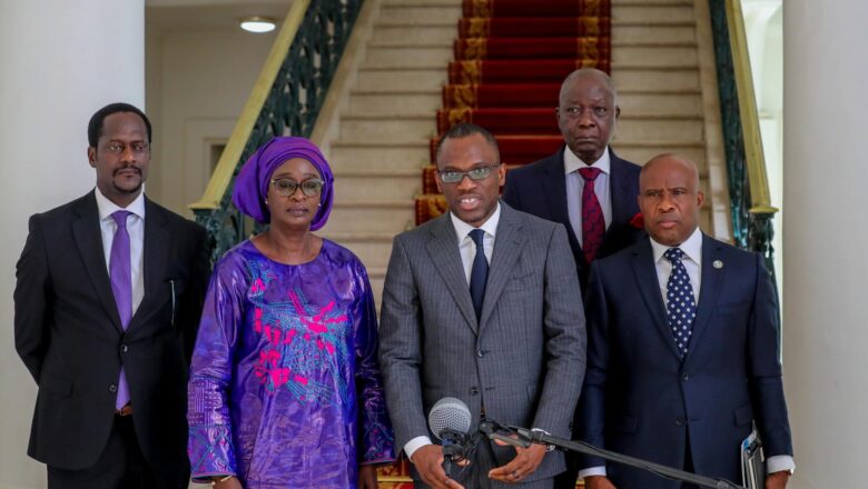 Rencontre diplomatique de haut niveau entre le Bénin et le Sénégal à Dakar, soulignant l’importance de la coopération bilatérale