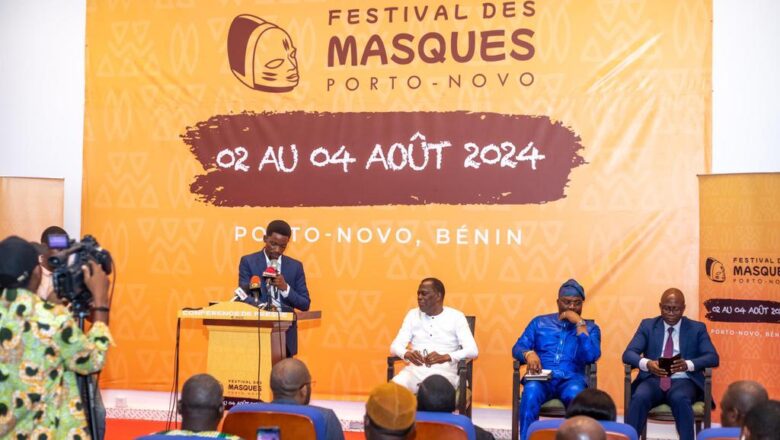 Plongez au coeur du Bénin et de sa culture vodoun au Festival des Masques de Porto-Novo, célébration unique des traditions