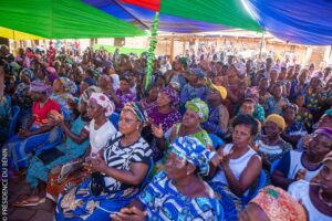 Le Bénin inaugure un marché régional moderne à Azovè, offrant aux commerçants des infrastructures de qualité et stimulant l'économie locale.