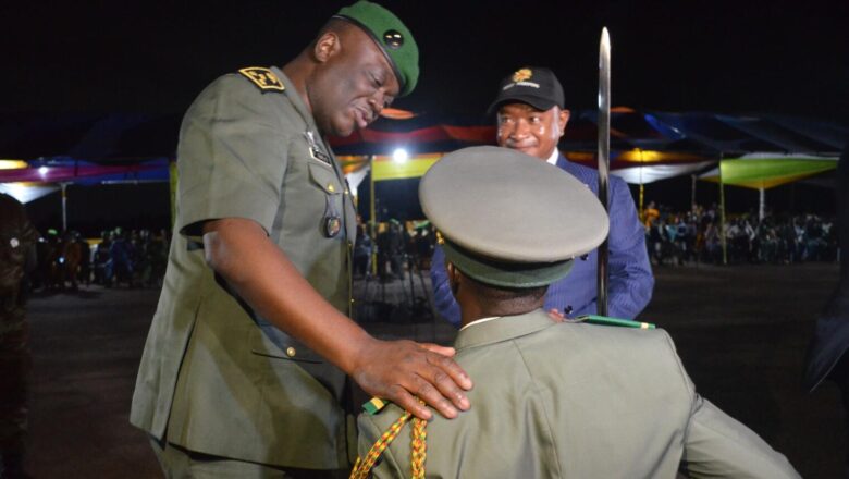 Une nouvelle promotion d'officiers sorte de l'ENO de Toffo, prête à servir son pays après une formation rigoureuse et un engagement sans faille.