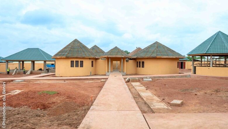 Le Bénin construit un majestueux palais royal et une arène culturelle à Nikki pour célébrer le patrimoine des peuples Baatonu et Boo