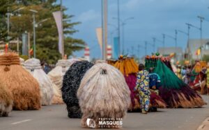 Le Festival des masques de Porto-Novo a clôturé en apothéose avec un défilé envoûtant de créatures mythologiques.