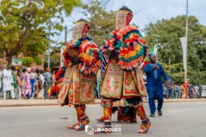 Le Festival des masques de Porto-Novo a clôturé en apothéose avec un défilé envoûtant de créatures mythologiques.