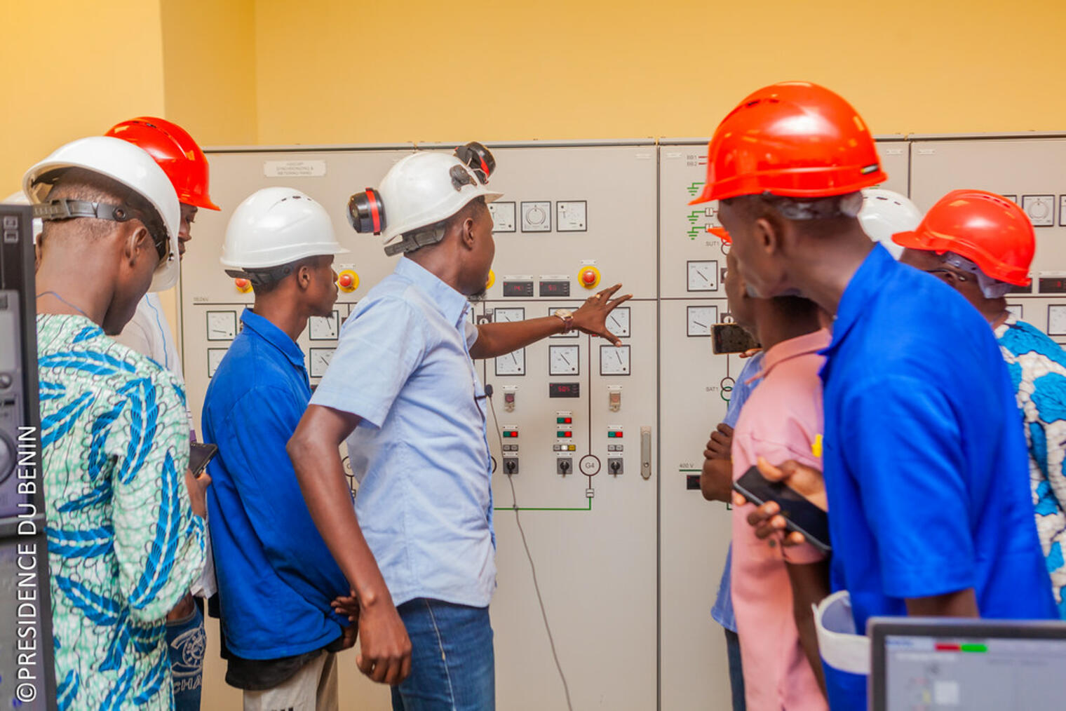 La centrale thermique de Maria-Gléta 2 fête ses 5 ans ! Un succès pour l'énergie béninoise et une source d'inspiration pour la jeunesse.