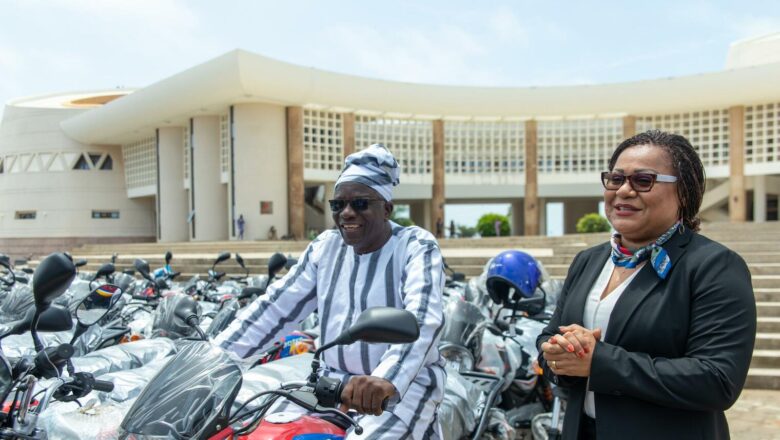 Le Bénin fait un pas de géant vers l'égalité de genre grâce à un important don de matériel aux ministères concernés