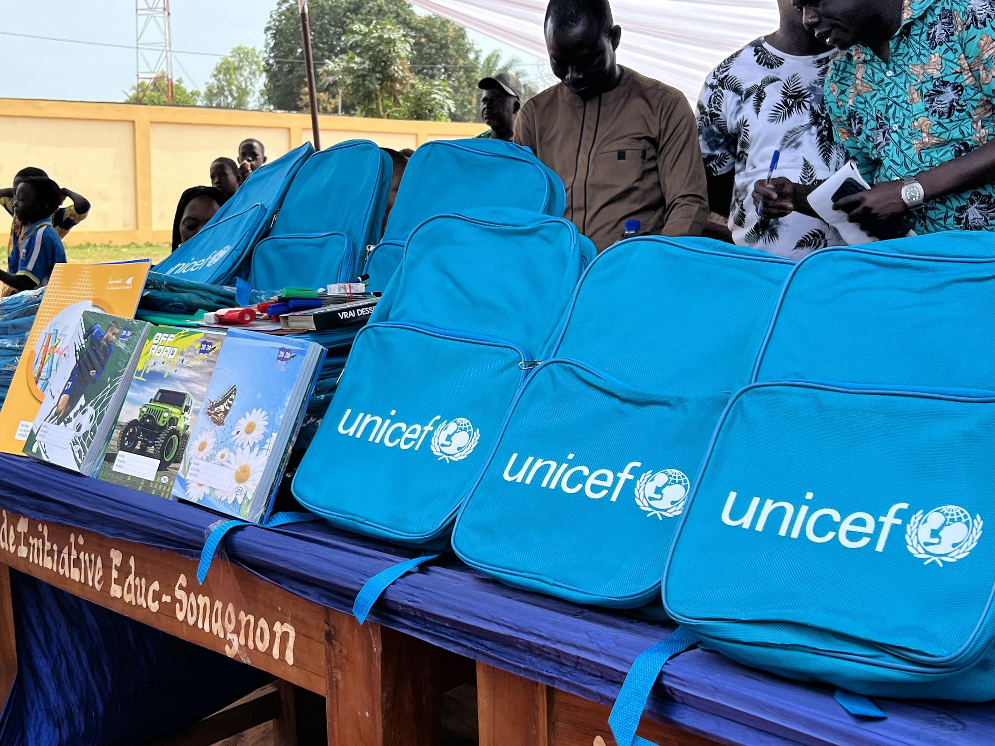 L'UNICEF et ses partenaires lancent une vaste campagne de distribution de kits scolaires , promettant un début d'année scolaire 2024-2025