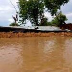 Drame : Les pluies diluviennes au Bénin causent des inondations meurtrières à Nikki, emportant trois jeunes.