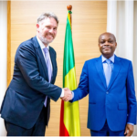 L'Ambassadeur du Pays-Bas et le Président de la Cour constitutionnelle du Bénin ont abordé les possibilités d'élargir leur collaboration.