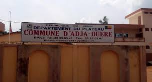 Un triple homicide a enduillé le Bénin : le promoteur du bar "Mano Mano" et deux autres individus ont été retrouvés exécutés.