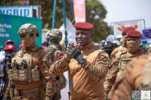 Le Tour du Faso 2024 s'achève sur une victoire éclatante d'El Kouraji Mohcine, sous le regard du Président Traoré.