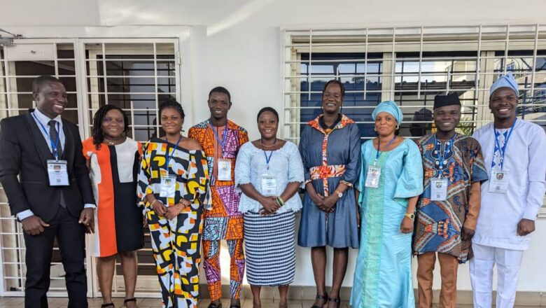 Aminatou Sar rencontre la jeunesse béninoise pour discuter des enjeux de la paix dans l'Atacora, l'Alibori et la Donga.