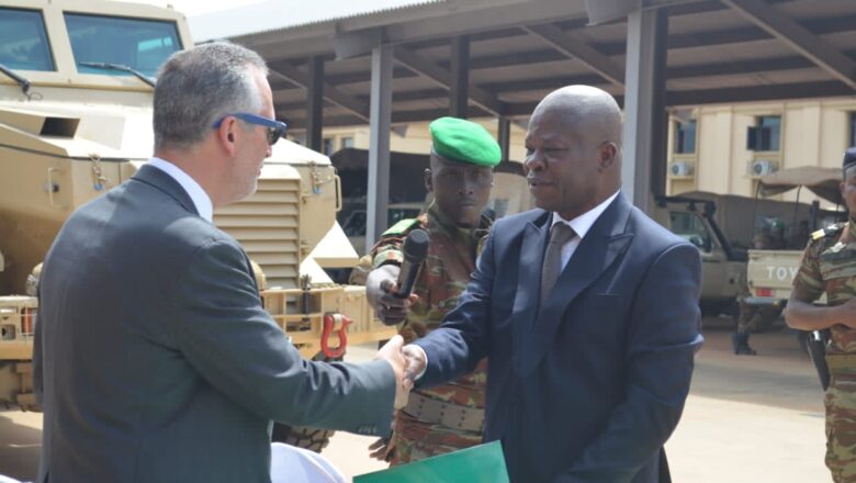 Le Bénin reçoit un important don militaire américain pour faire face aux menaces sécuritaires dans la région du Sahel.