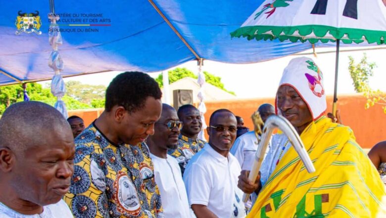 Abomey célèbre son histoire et renforce les liens entre la tradition royale et l'État béninois lors d'une cérémonie mémorable.