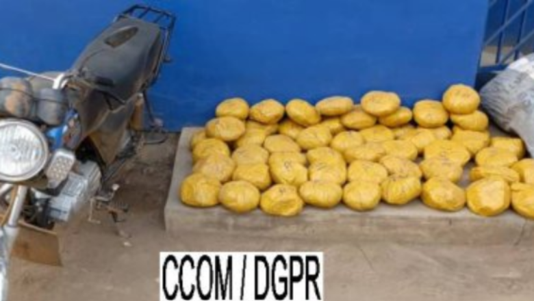 Les forces de l'ordre ont saisi 53 emballages de produits psychotropes destinés à un pays voisin. #Bénin #trafic de drogue #saisie #police