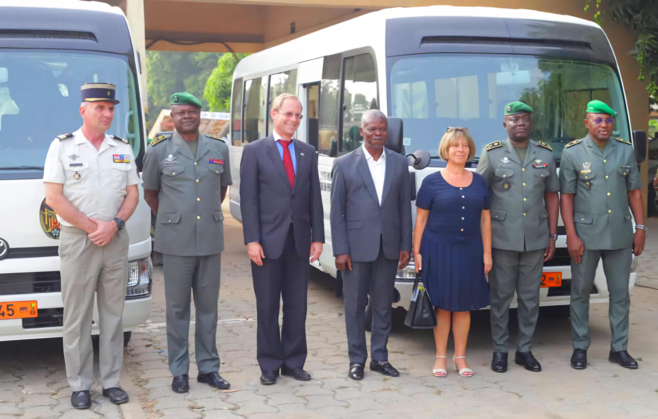 La France renforce sa coopération militaire avec le Bénin en offrant de nouveaux équipements à l'armée béninoise pour lutter contre le terrorisme.