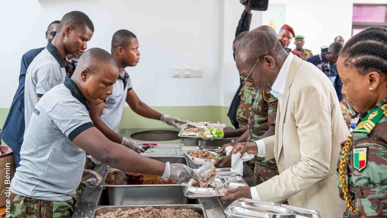 Le Président Patrice Talon visite la caserne de Dessa, rendant hommage aux soldats béninois et célébrant les avancées majeures en faveur des forces armées.