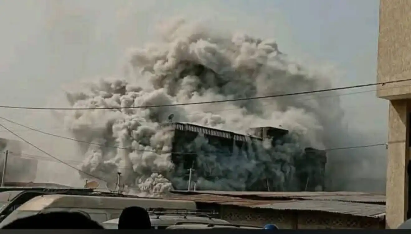 Incendie dévastateur à Ayélawadjè 1, Akpakpa : six morts, de nombreux blessés et des dégâts considérables plongent Cotonou dans le deuil.