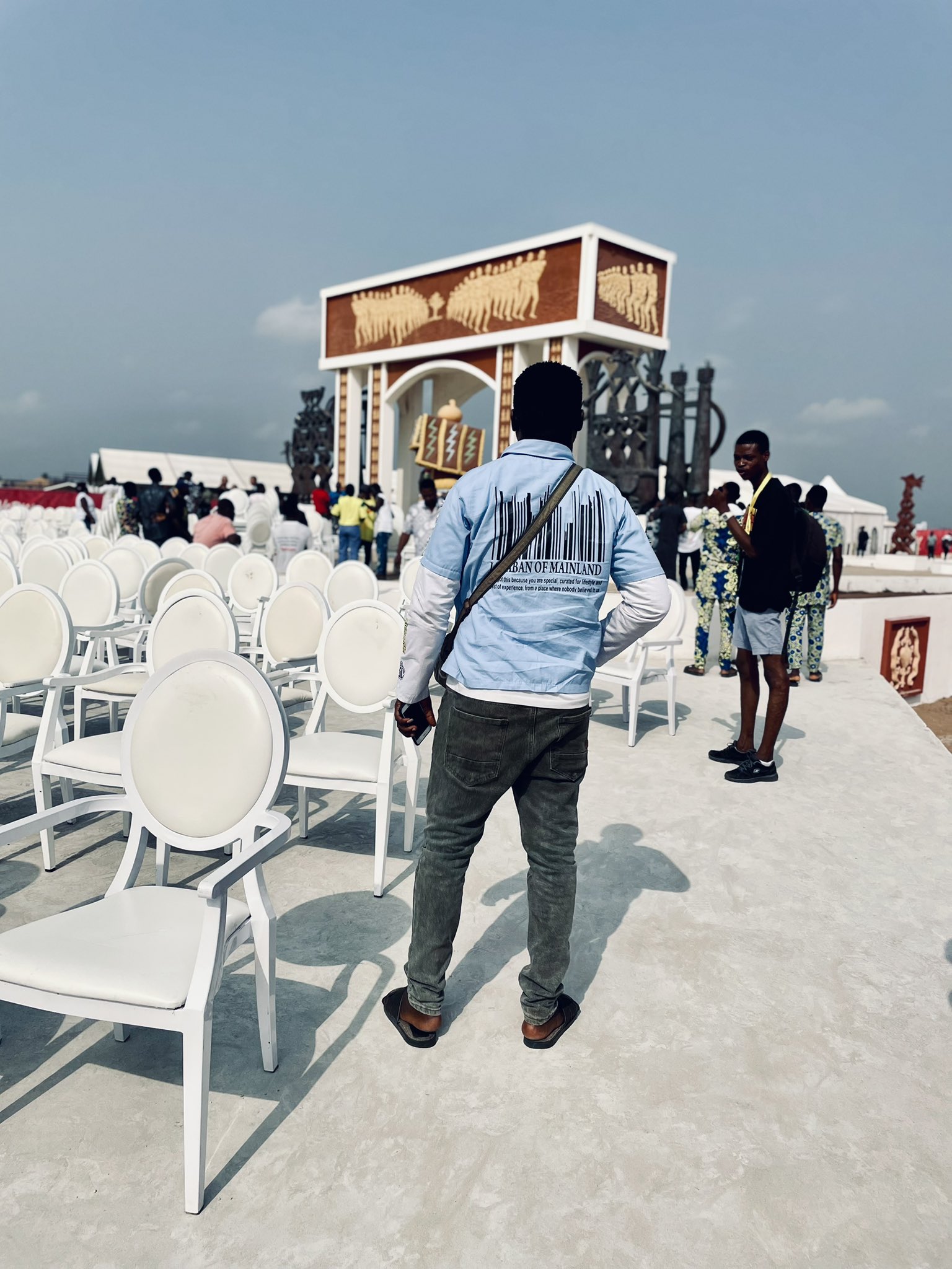 L'essence authentique du Vodun à travers les festivités vibrantes des Vodun Days 2025 à Ouidah, entre rites ancestraux et spectacles