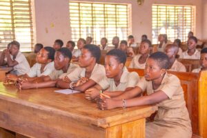 Le projet E-Giénique, lancé à Dassa-Zoumé, lutte contre la précarité menstruelle en milieu scolaire en brisant les tabous et en sensibilisant 