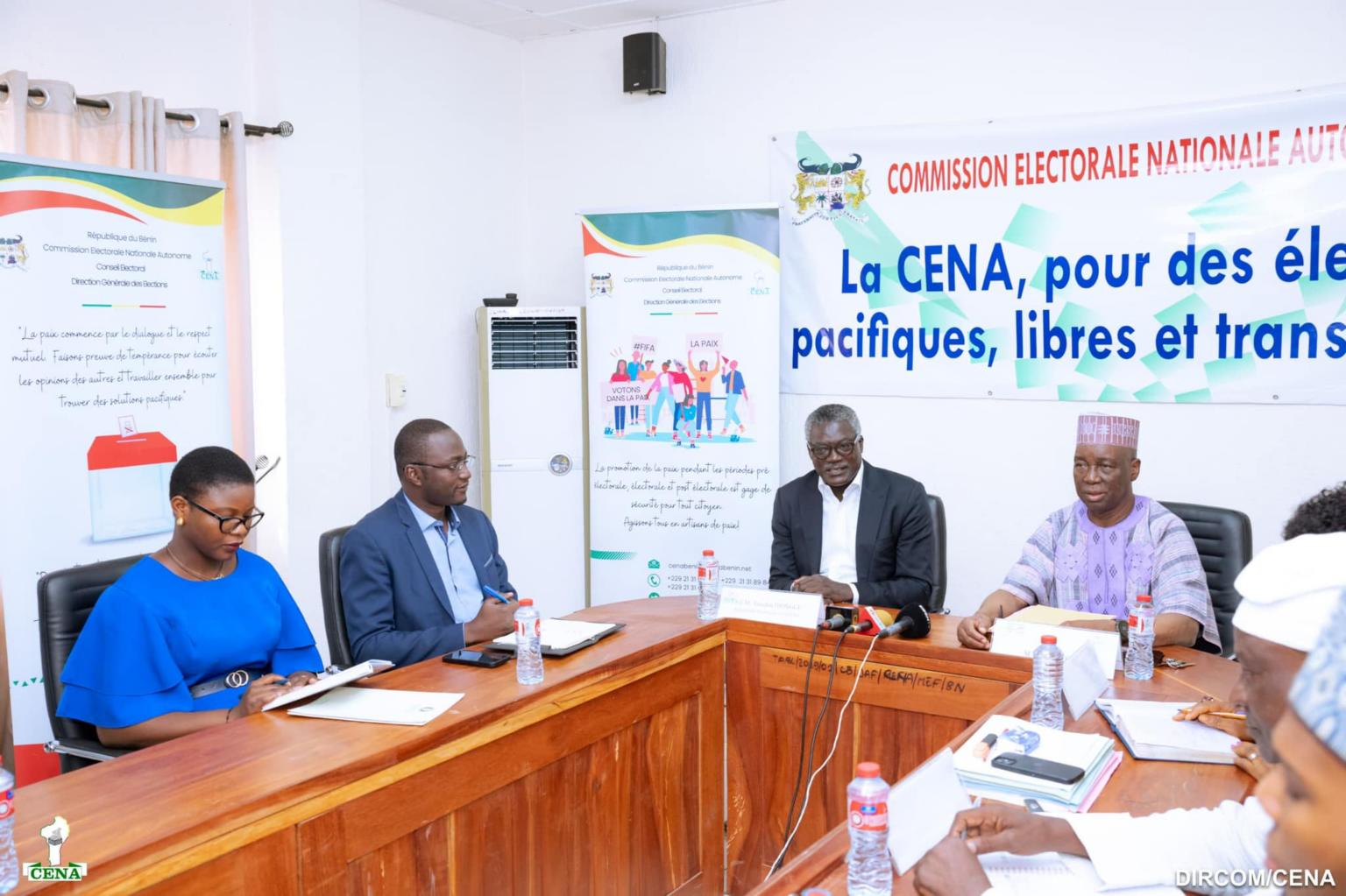 La visite de l’Ambassadeur de la Cédeao au Bénin le 25 février 2025 promet un soutien crucial pour des élections transparentes en 2026, tout en soulevant des enjeux de souveraineté et de numérique.