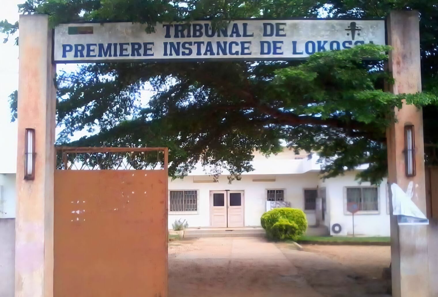 La première session criminelle de l'année à Lokossa, Bénin, examine des cas graves, dont des violences sur adolescentes,
