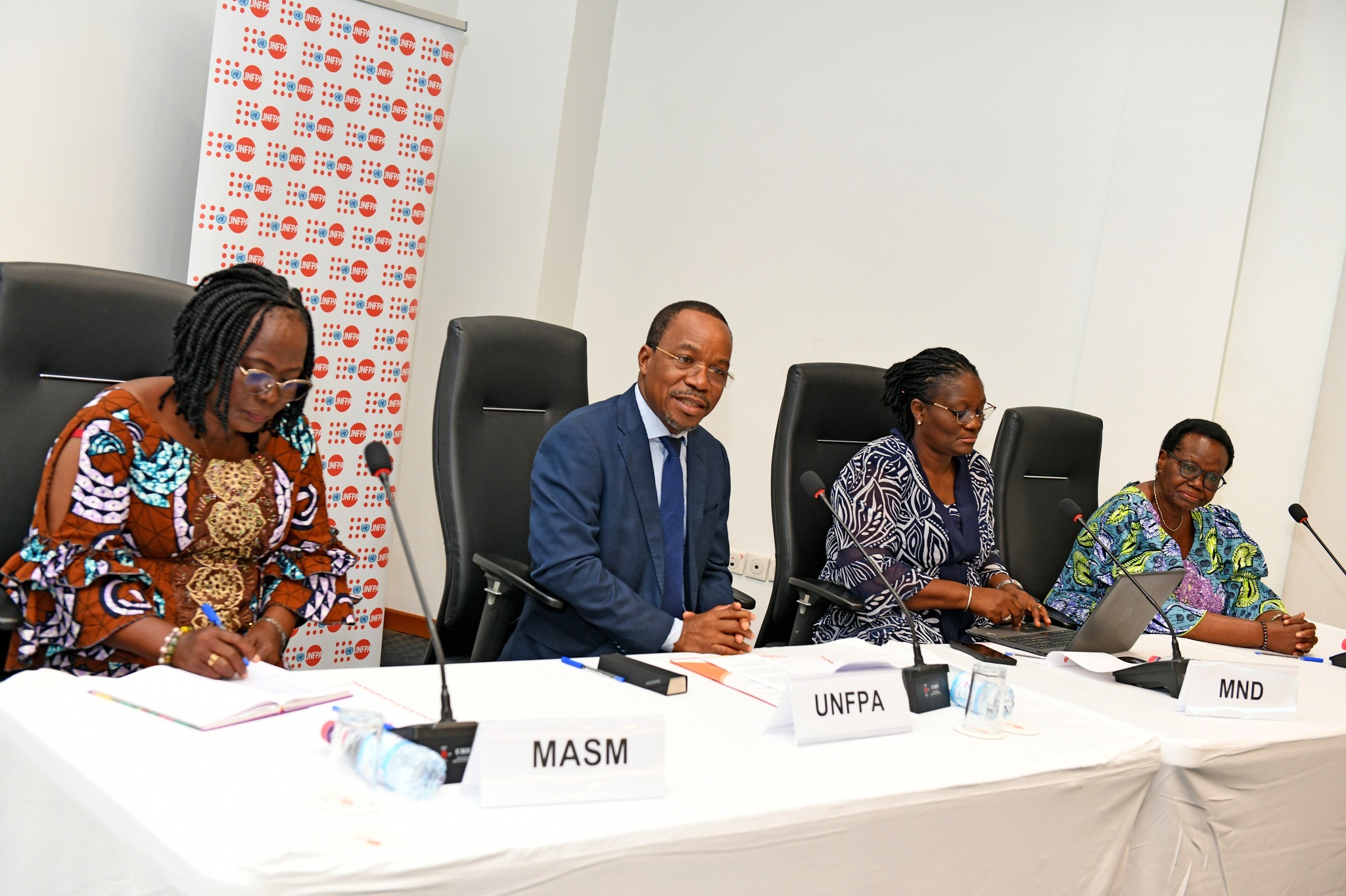 Cotonou lance une formation pilote avec l'UNFPA et Affaires Mondiales Canada pour outiller les acteurs de première ligne contre les violences basées sur le genre facilitées par la technologie (VBG-FT).