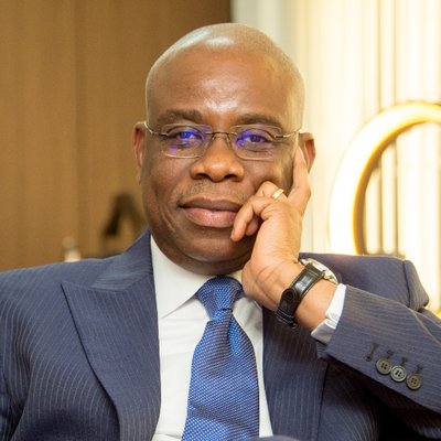 La nomination de José Didier Tonato à la tête de multiples ministères stratégiques au Bénin, après le limogeage de son prédécesseur, soulève des questions sur la centralisation du pouvoir et la gestion des défis d'accès à l'eau et à l'énergie avant les élections de 2026.