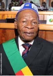 Le Bénin pleure le professeur Octave Cossi Houdégbé, roi, homme politique et fondateur de la HNAUB, dont l'héritage intellectuel et culturel