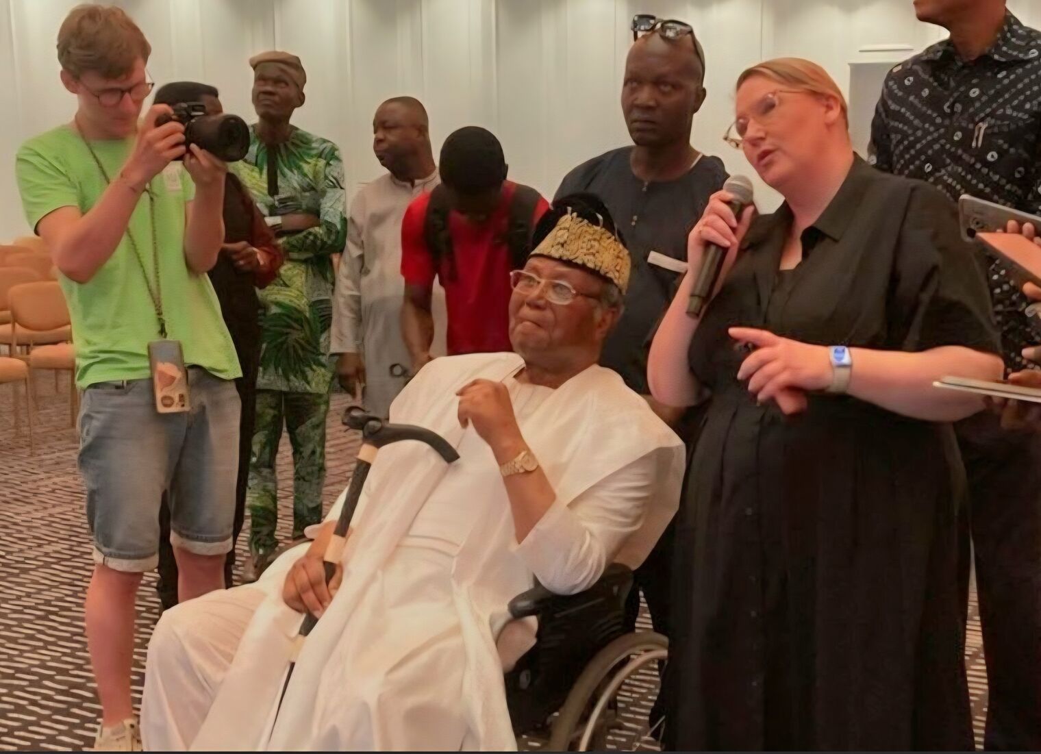 En visite sur des sites emblématiques de Cotonou, l’ancien président Nicéphore Soglo célèbre les réalisations du gouvernement Talon, appelant à préserver l’héritage démocratique tout en poursuivant la transformation urbaine du Bénin.