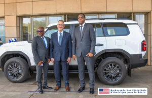 Le don de véhicules par les États-Unis accélère les procédures de justice dans le nord du Bénin, marquant une avancée majeure 