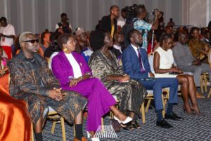 Le Mois de la Mode Bénin 2025 démarre à Cotonou, mêlant création contemporaine et tradition textile pour affirmer le pays comme future capitale créative de l’Afrique.