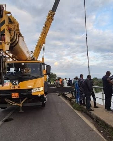 Au Bénin, un bus transportant 70 passagers a sombré dans le fleuve Ouémé à Glazoué, faisant un mort, neuf rescapés et des dizaines de disparus