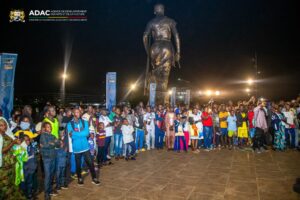 Depuis le 5 août, l’esplanade de l’Amazone à Cotonou vibre chaque soir au rythme de « Chante et Danse avec l’Amazone », un événement gratuit et festif qui célèbre la richesse culturelle du Bénin à travers musique live, danse et convivialité. À découvrir jusqu’au 7 septembre !