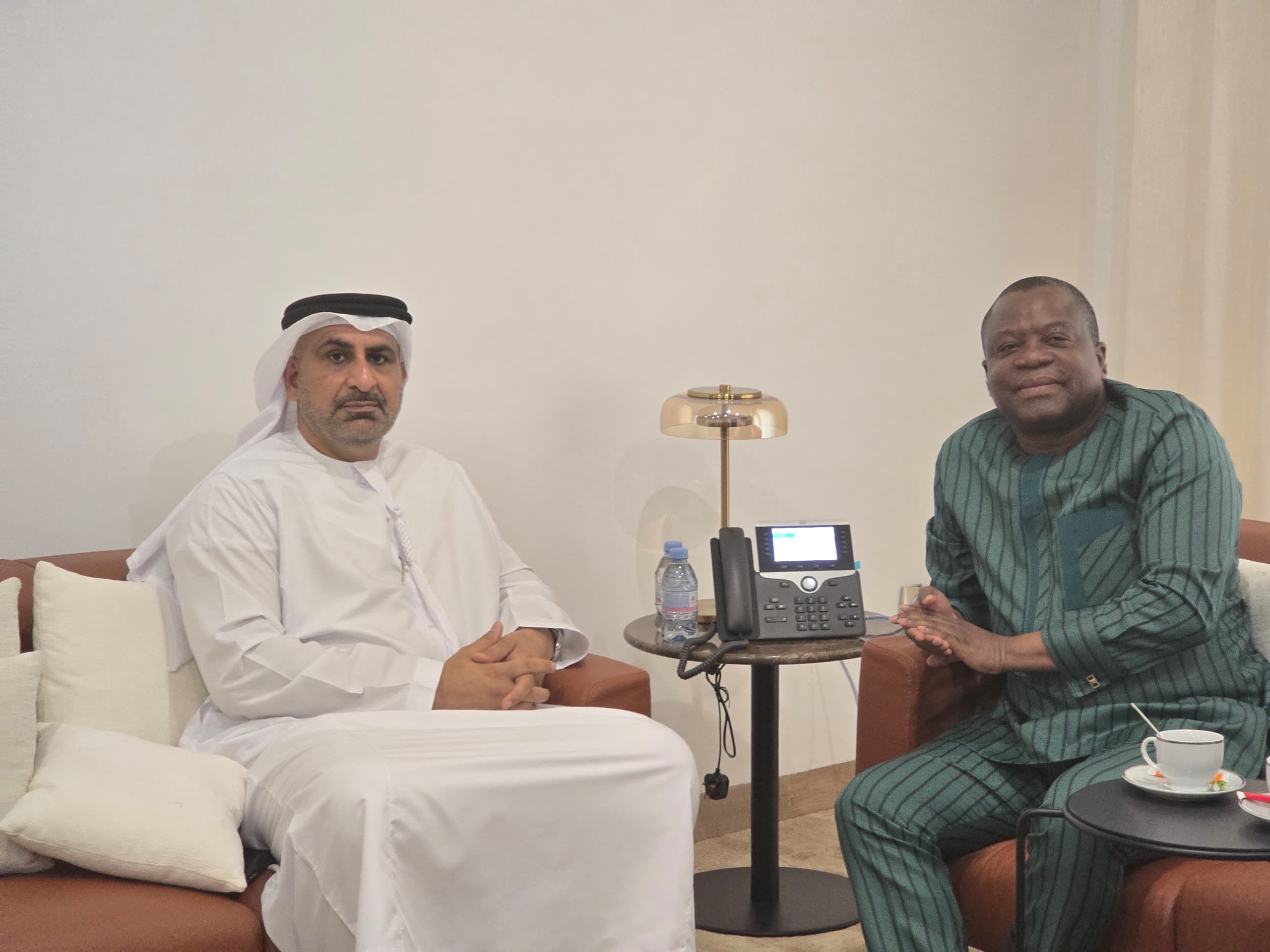 Le maire de Bohicon et l’ambassadeur des Émirats arabes unis, Mohammed Saeed Al Kaabi, ont exploré des pistes de coopération locale.