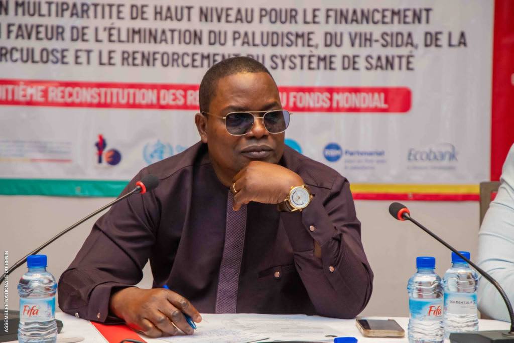 À Cotonou, les parlementaires béninois ont réuni des partenaires nationaux et internationaux pour soutenir la 8ᵉ reconstitution des ressources du Fonds mondial, visant l’élimination du paludisme, du VIH/sida et de la tuberculose, et le renforcement du système de santé.