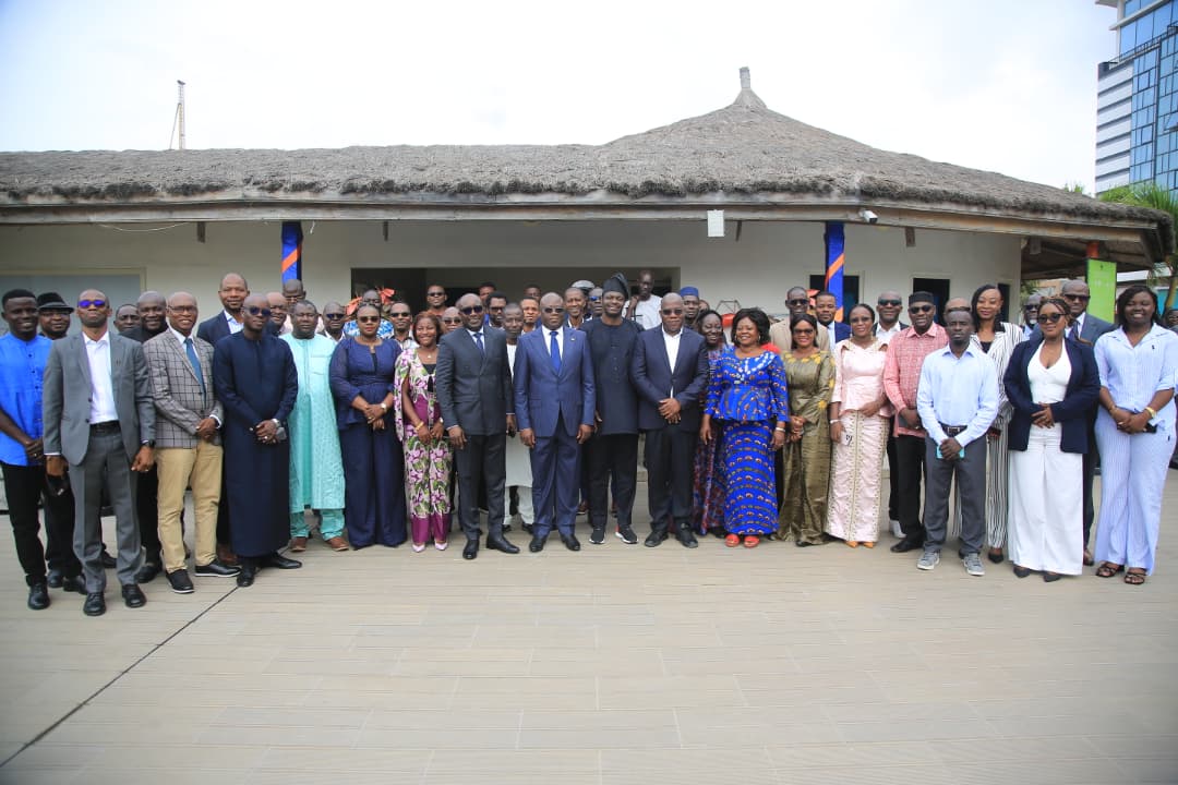 Du 15 au 19 septembre 2025, l’UEMOA organise à Cotonou une formation pour journalistes venus des huit pays membres. Objectif : renforcer leur capacité à décrypter les politiques économiques et promouvoir une information fiable au service de l’intégration régionale.