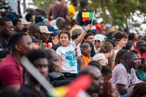 Le Bénin entre dans l’arène de la Coupe Davis pour la première fois, affrontant la Lituanie à Vilnius les 13 et 14 septembre. Une étape historique pour le tennis béninois et un appel vibrant à la mobilisation nationale.