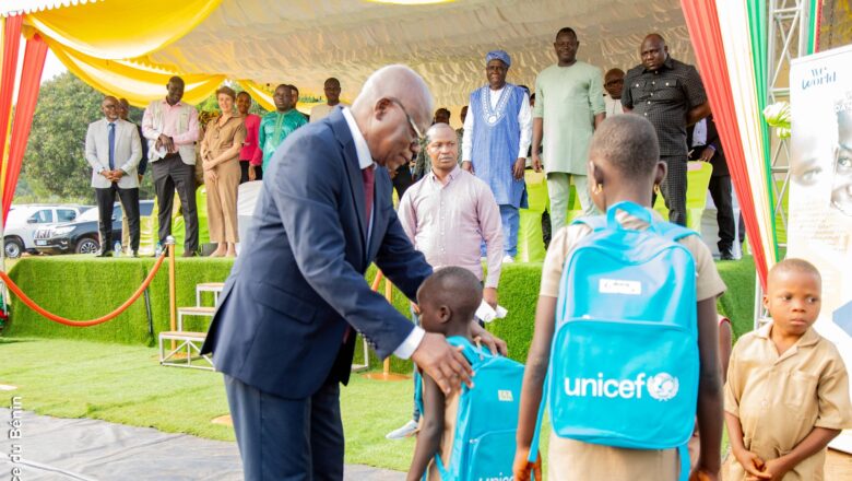 Distribution kits scolaires Bénin 2025 : 190 800 élèves bénéficient d’un soutien concret pour une rentrée placée sous le signe de l’égalité et de l’espoir.