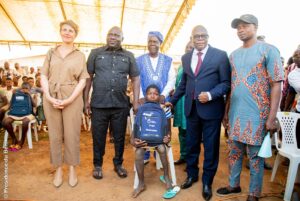 Distribution kits scolaires Bénin 2025 : 190 800 élèves bénéficient d’un soutien concret pour une rentrée placée sous le signe de l’égalité et de l’espoir.
